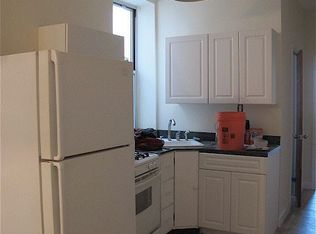 3284 30th St APT 2R, Astoria, NY 11106