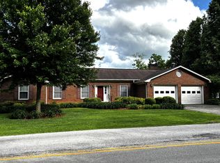 139 Country Ln, Frankfort, KY 40601