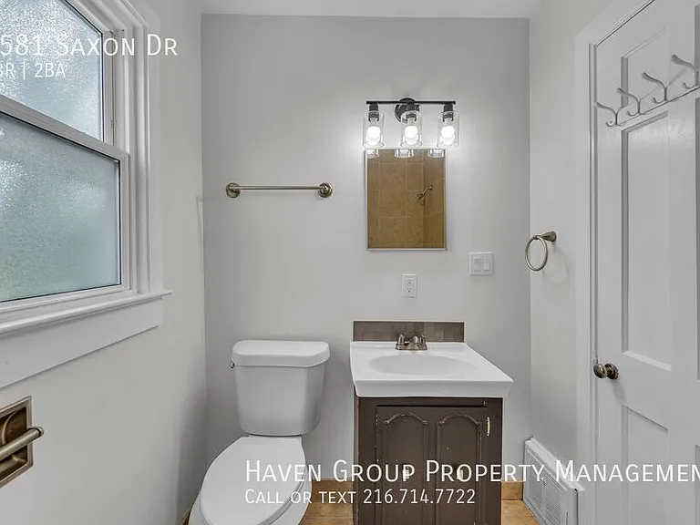 5581 Saxon Dr — Photo 16