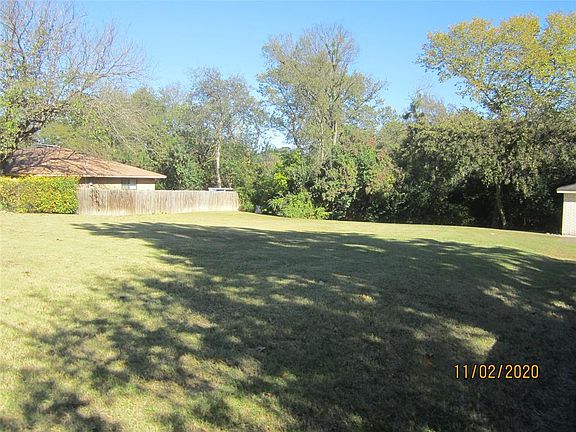 2nd image of 120 Brook Hollow Dr