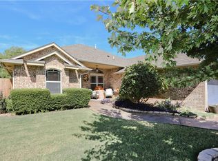 11713 SW 18th St, Yukon, OK 73099