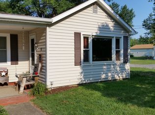 16 Dale Ave, Danville, IL 61832