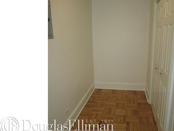 4th image of 435 E 79th St Ph K