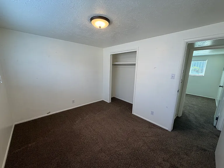 166 N 400 E #166 — Photo 4