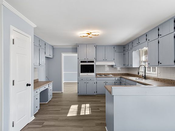 3rd image of 4177 Windermere Dr