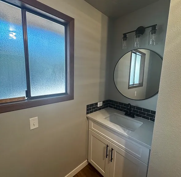 Upstairs full bathroom