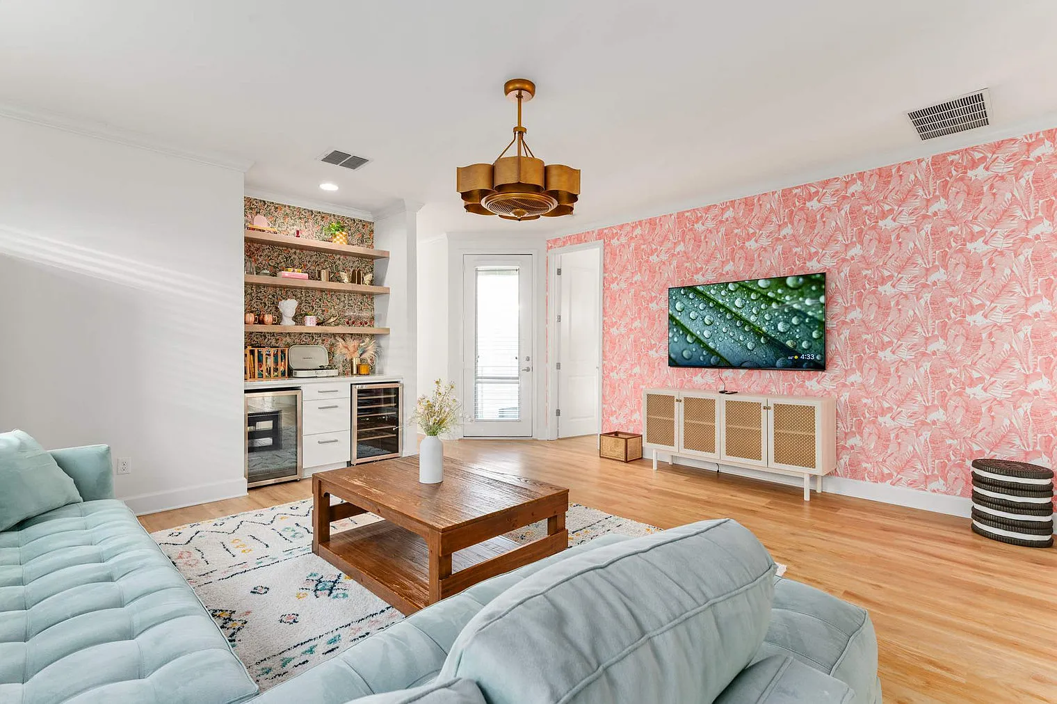 5 bed, 5.0 bath, 3035 sqft, $9,321 — Photo 3