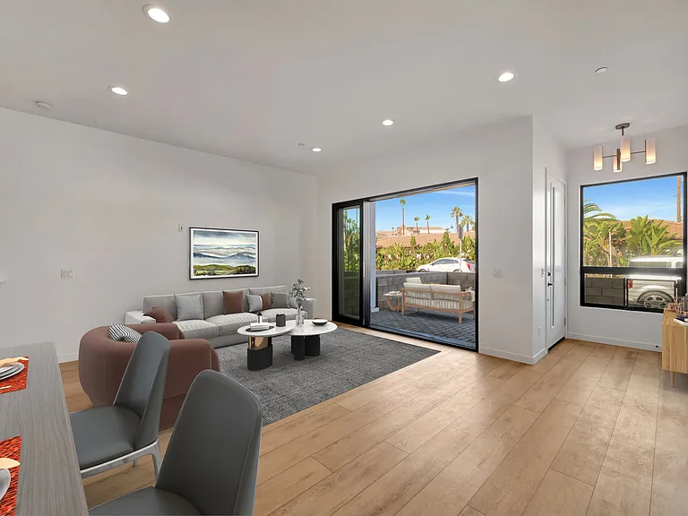 109 Daisy Ave #4 — Photo 4