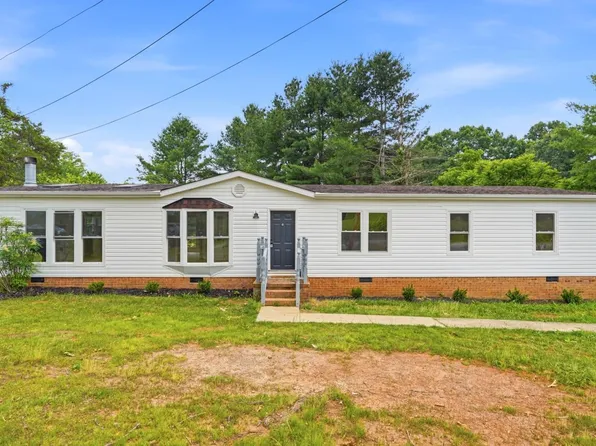 444 Church St, Appomattox, VA 24522