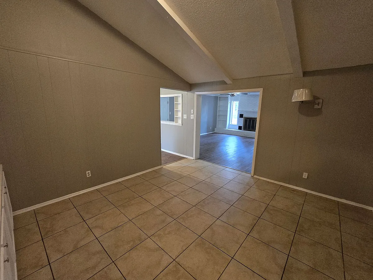 Building Photo - 49 Saxony Cir