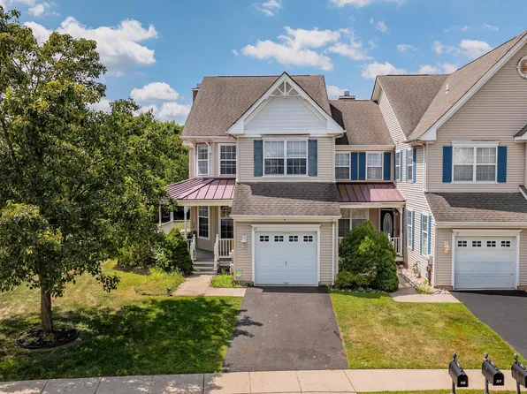 39 Brewster Dr, Ivyland, PA 18974