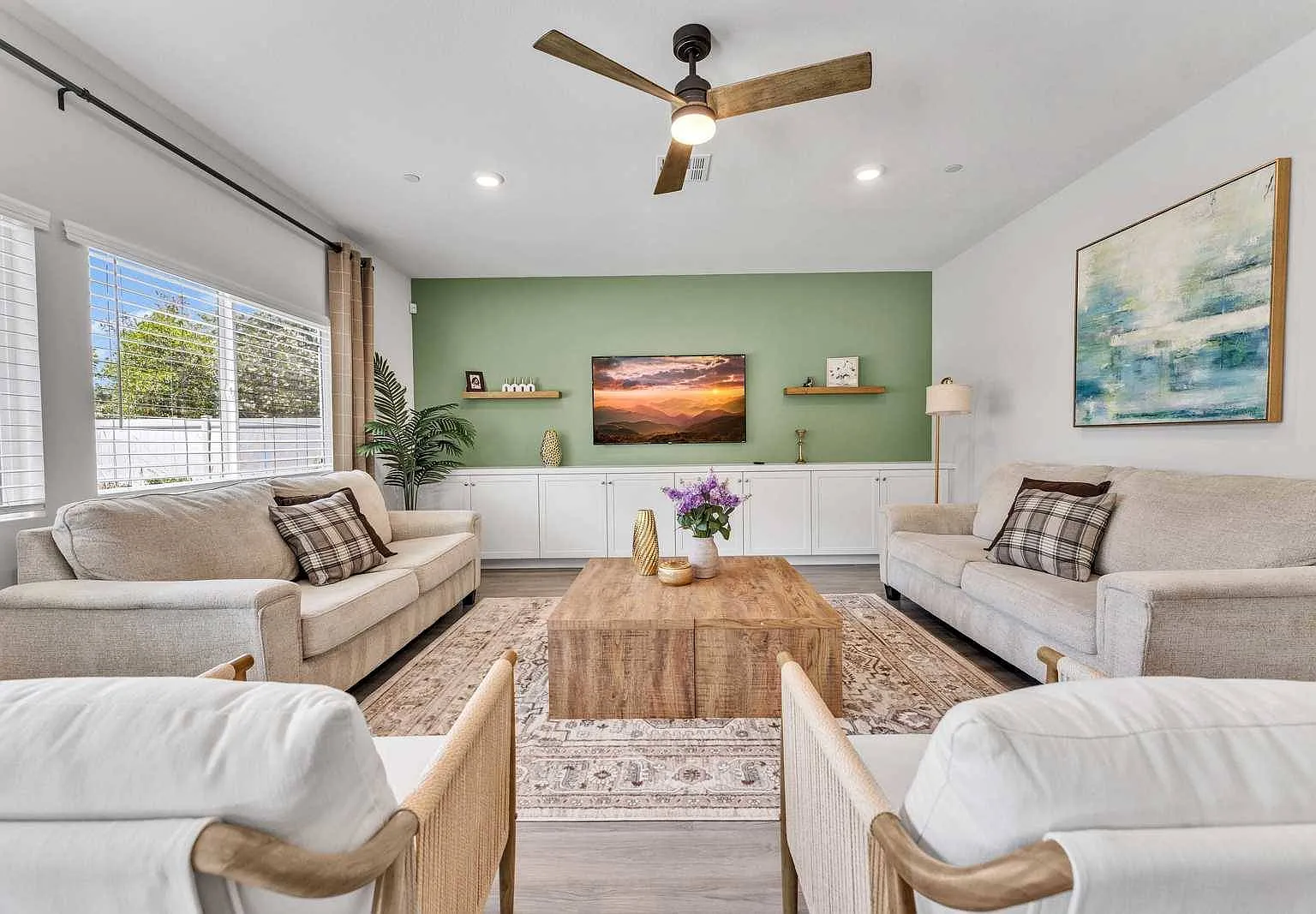 4 bed, 3.5 bath, 2617 sqft, $7,500 — Photo 2