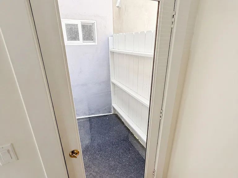38 Rose Ave #2 — Photo 8