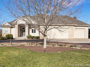 10109 Serenity Shores Dr NE, Rockford, MI 49341