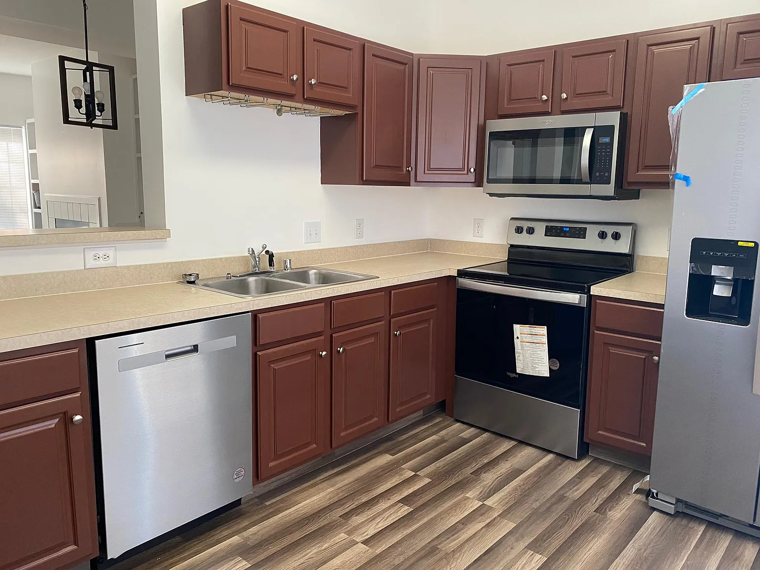 2 bed, 2.5 bath, 1280 sqft, $1,520 — Photo 3