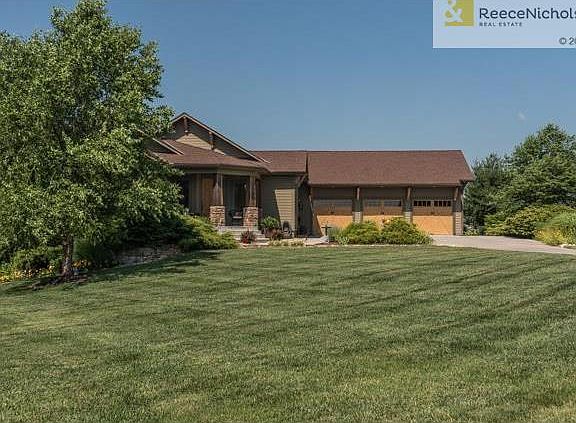 3rd image of 24860 Sunset Ln