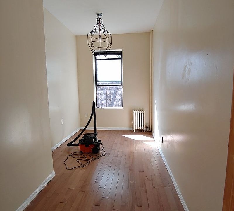 2nd image of 532 Flatbush Ave APT C4