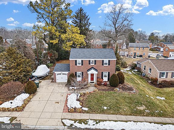 2nd image of 14 S Dillwyn Rd