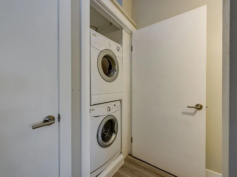 3460 Madison Ave — Photo 19