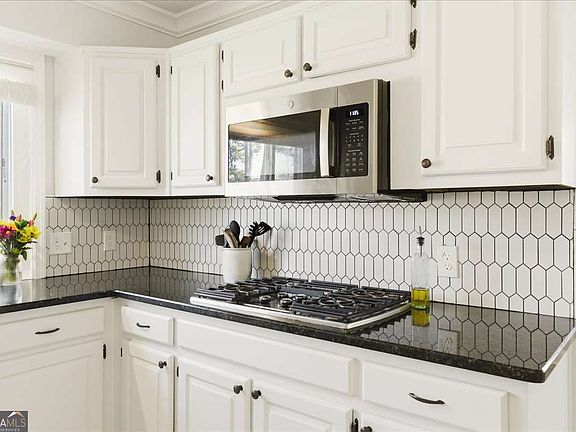 5th image of 3307 Casteel Rd NE