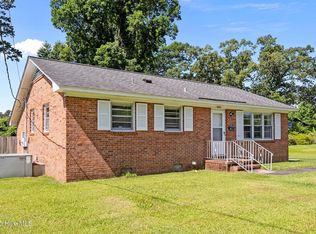 102 Mercer Rd, Jacksonville, NC 28546