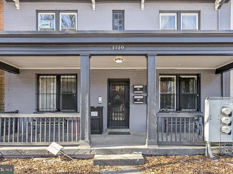 1710 W Virginia Ave NE #202 — Photo 32