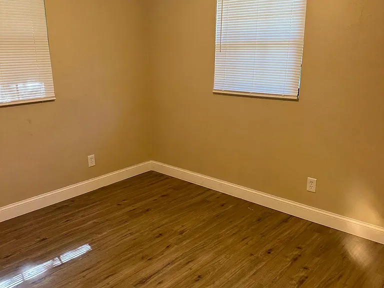 133 Owen Cir N — Photo 4