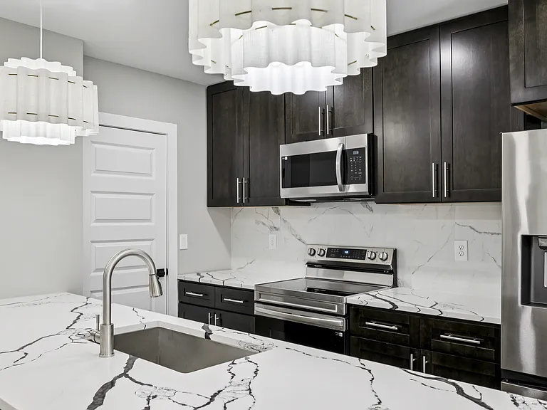 The Tucker Luxury Apartments — Photo 19