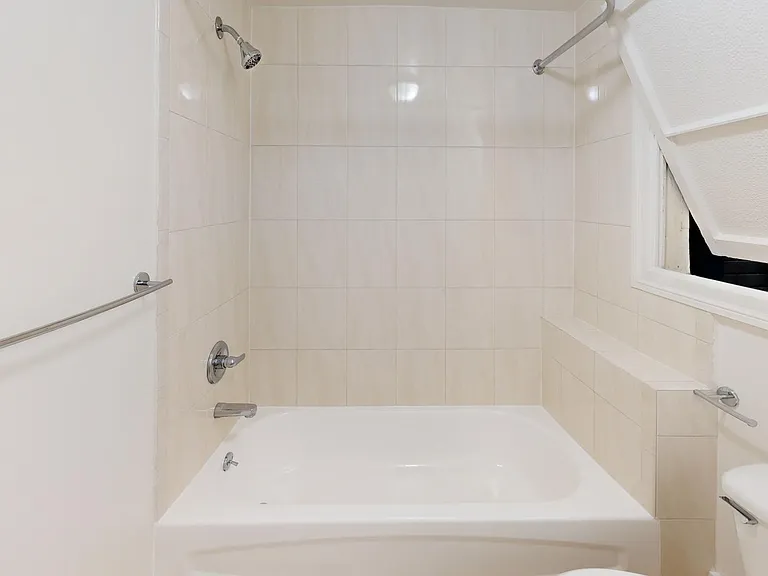 947 Bush Street — Photo 5
