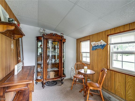 3rd image of 2034 State St NE