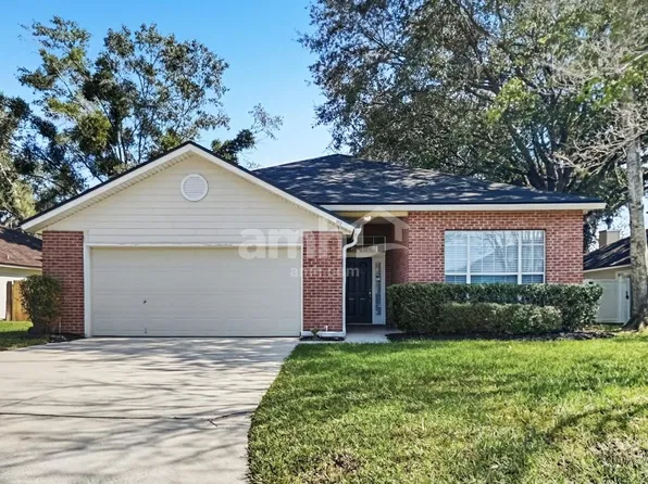388 Summit Dr, Orange Park, FL 32073