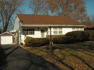 1128 59th St, Downers Grove, IL 60516