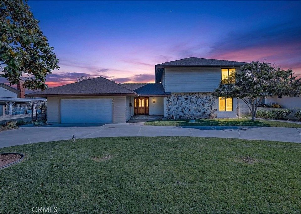 1st image of 2021 Pine Crest Dr