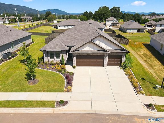5th image of 4603 High Grove Dr SE