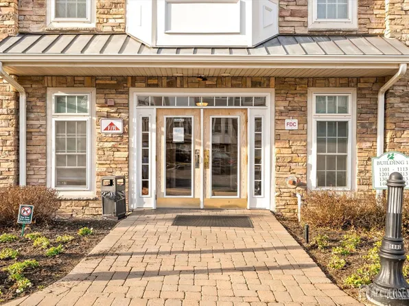 1102 Cedar Village Blvd, East Brunswick, NJ 08816