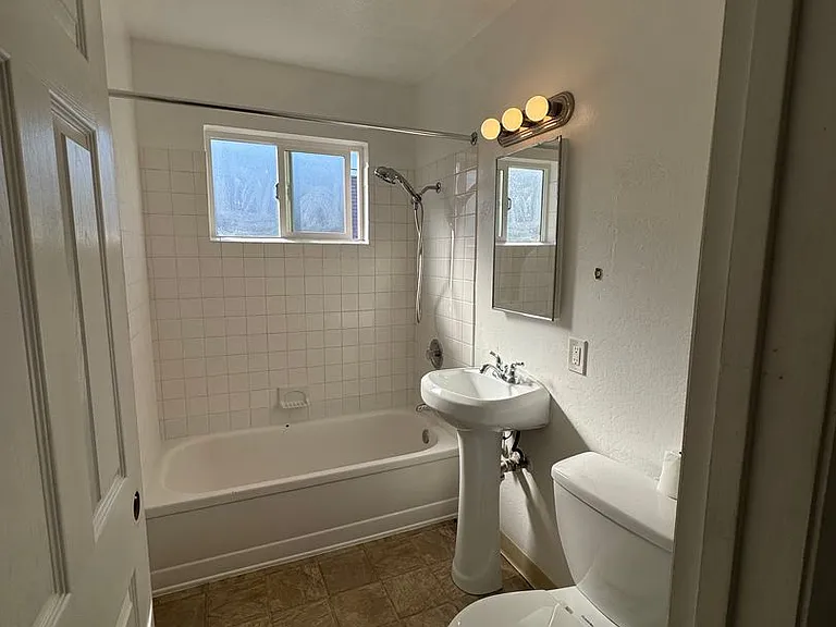 212 D Street — Photo 8