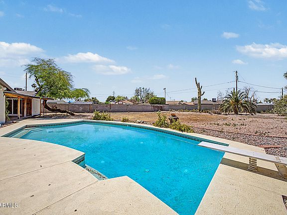 4th image of 2552 E BROWN Road