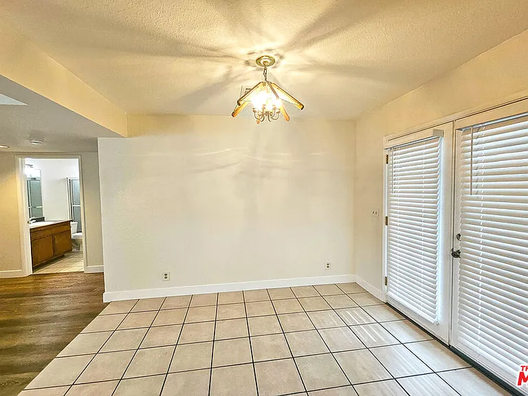 7556 Thousand Oaks Dr — Photo 9