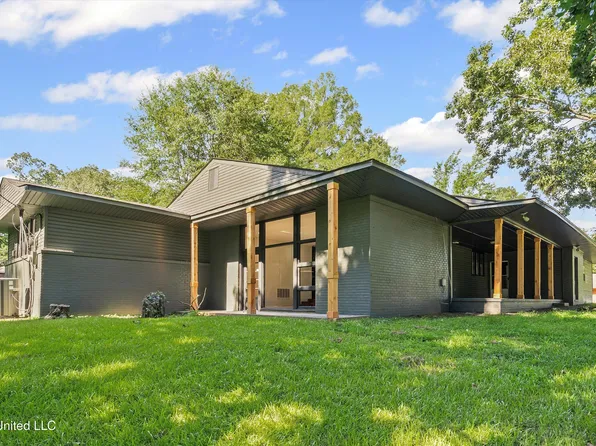 102 Camille St, Senatobia, MS 38668