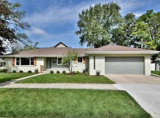 111 W Madison St, Elmhurst, IL
