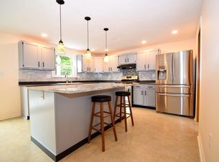 8 Lheureux Cir, Randolph, MA 02368