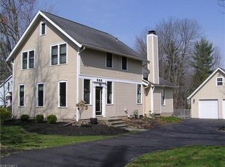 395 Bell St, Chagrin Falls, OH 44022