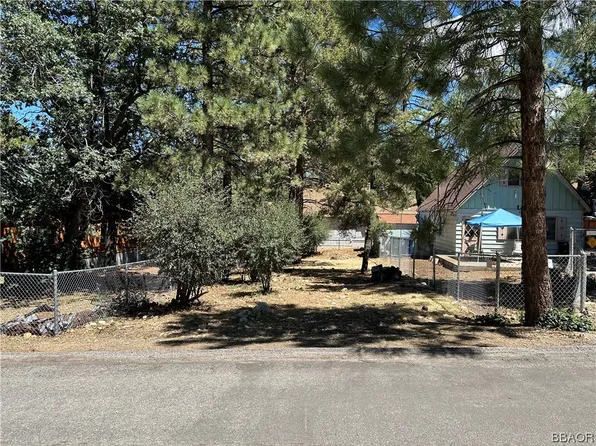 237 Holmes Ln, Sugarloaf, CA 92386