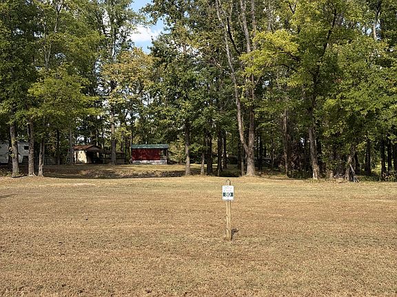 3rd image of 920 Elizabeth Ln