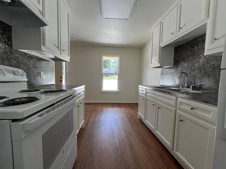 1231 Sycamore Ave #D — Photo 17