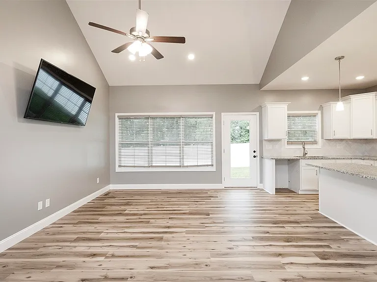 1254 Melody Ave — Photo 5