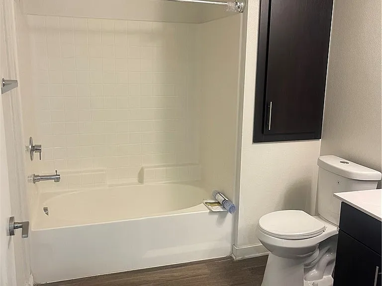 612 E Carson St #209 — Photo 8