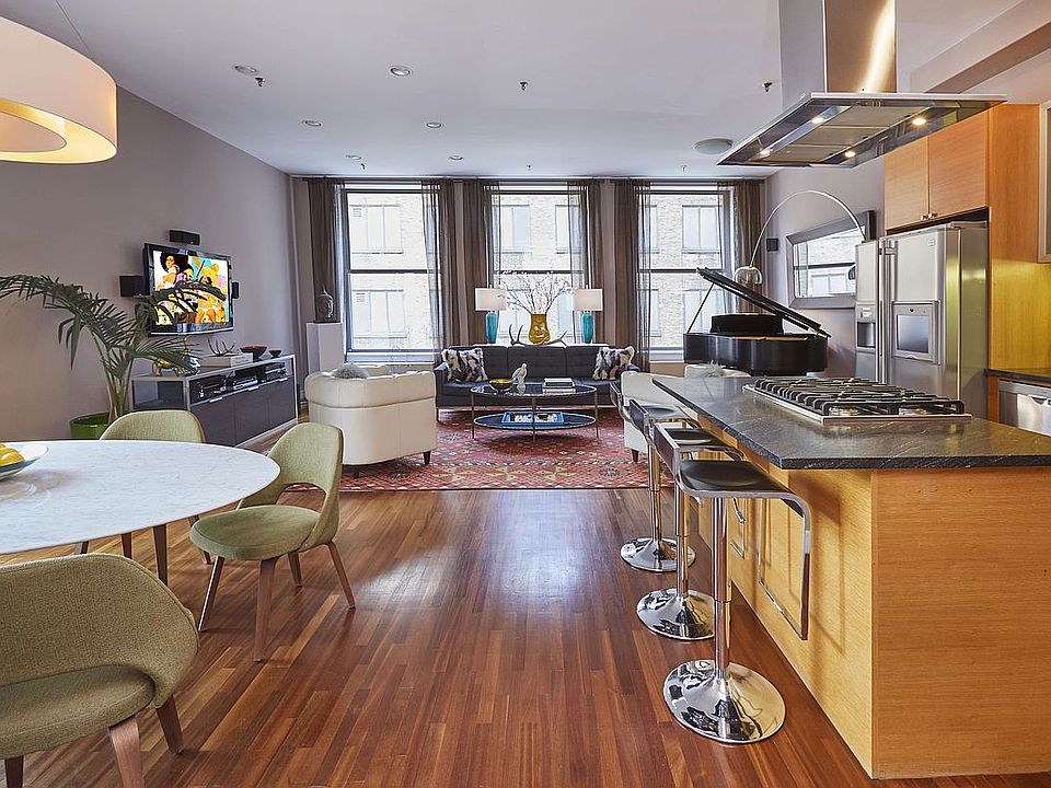 1st image of 552 W 43rd St #Pha