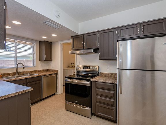 3rd image of 308 W Sequoia Dr