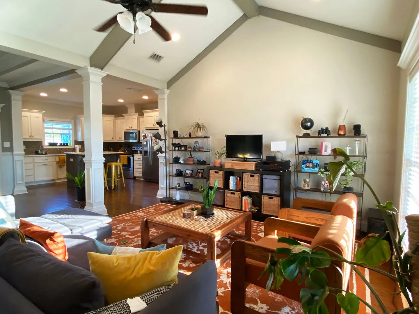 Spacious 4-Bedroom Home with 3-Car Garage, Screened Porch & Fenced Yard in Ivy Gate — Photo 4